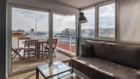 Piraeus Apartment with Endless View